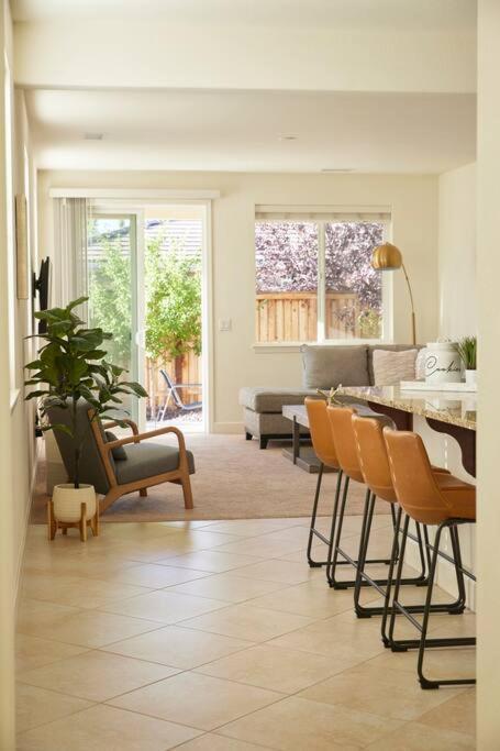 New Upscale House, Tahoe 30-Min W/ Cal King Reno Dış mekan fotoğraf