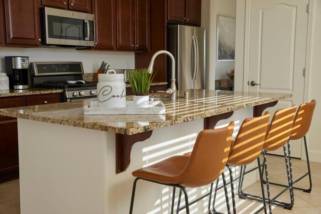 New Upscale House, Tahoe 30-Min W/ Cal King Reno Dış mekan fotoğraf