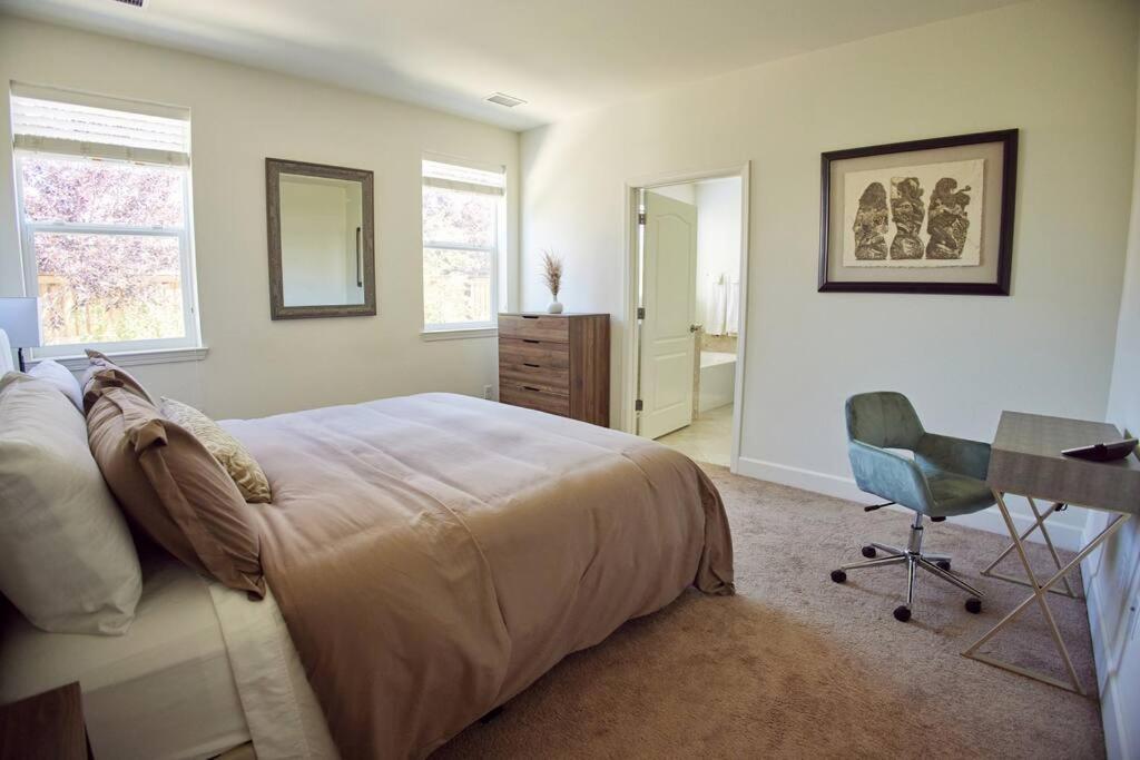 New Upscale House, Tahoe 30-Min W/ Cal King Reno Dış mekan fotoğraf