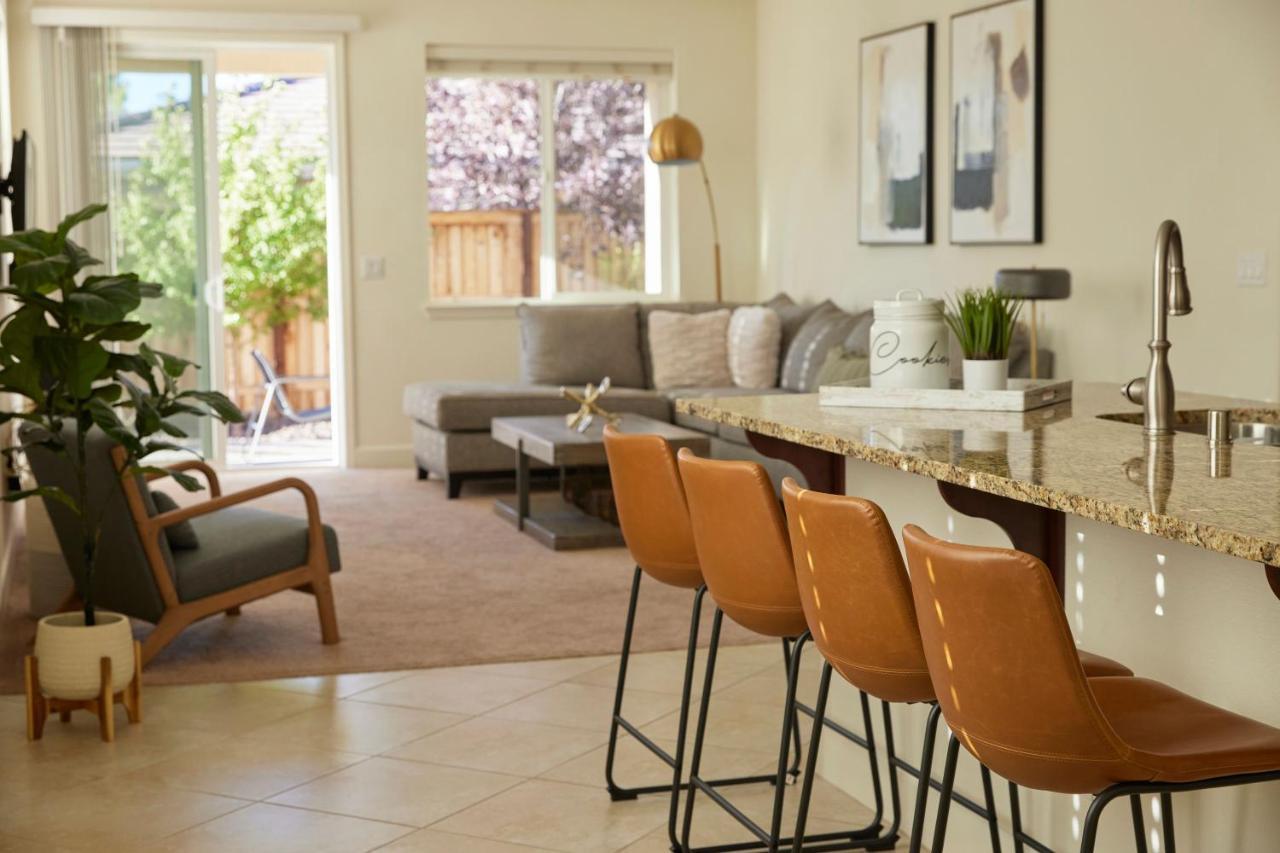 New Upscale House, Tahoe 30-Min W/ Cal King Reno Dış mekan fotoğraf