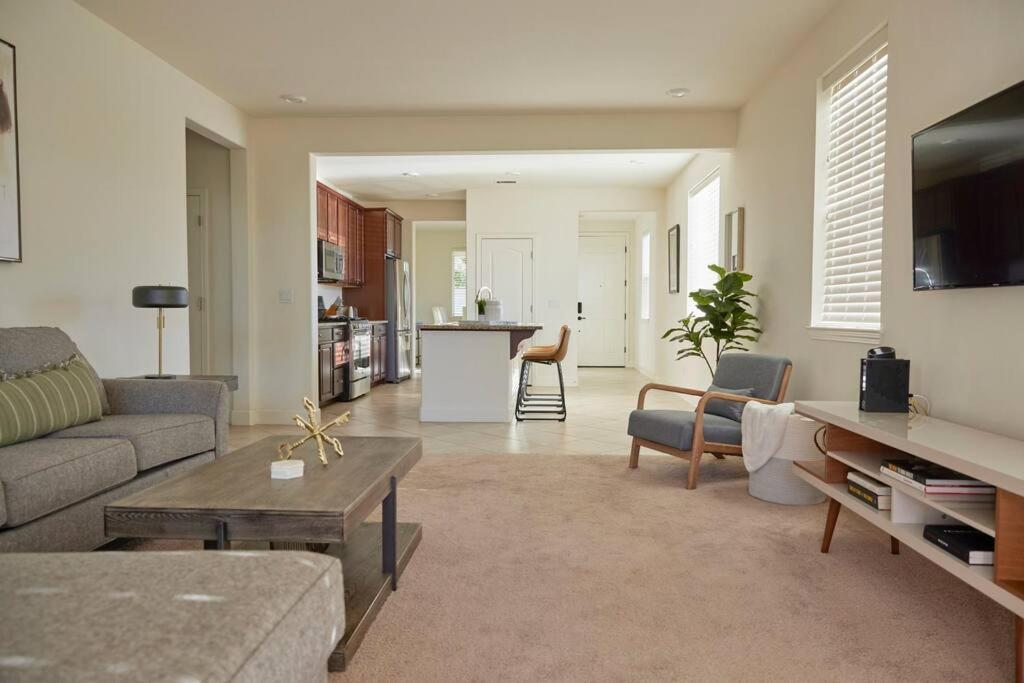 New Upscale House, Tahoe 30-Min W/ Cal King Reno Dış mekan fotoğraf